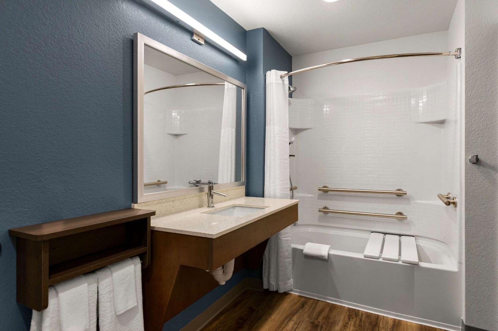 Woodspring Suites Yorktown Newport News Exteriör bild