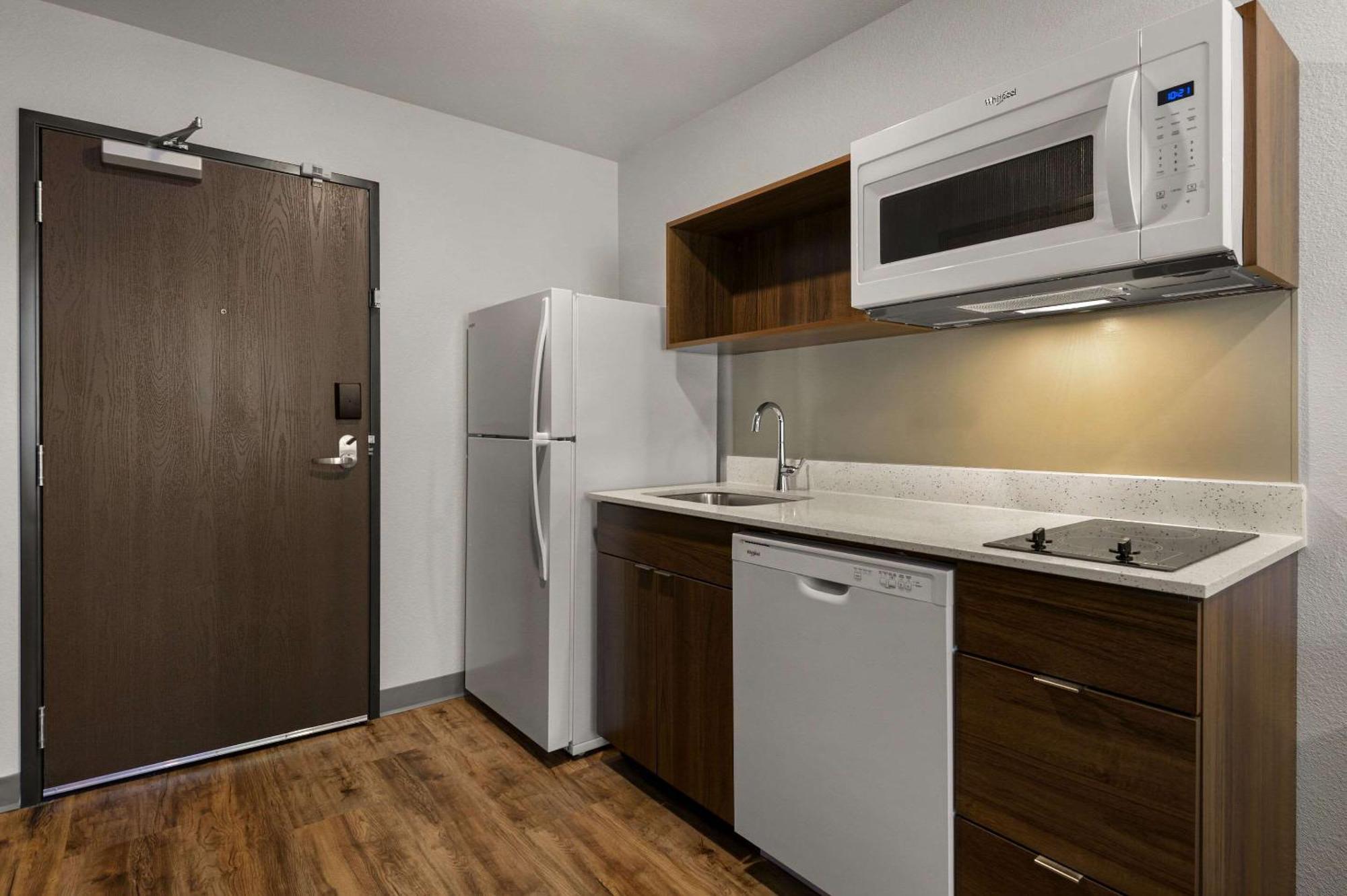 Woodspring Suites Yorktown Newport News Exteriör bild