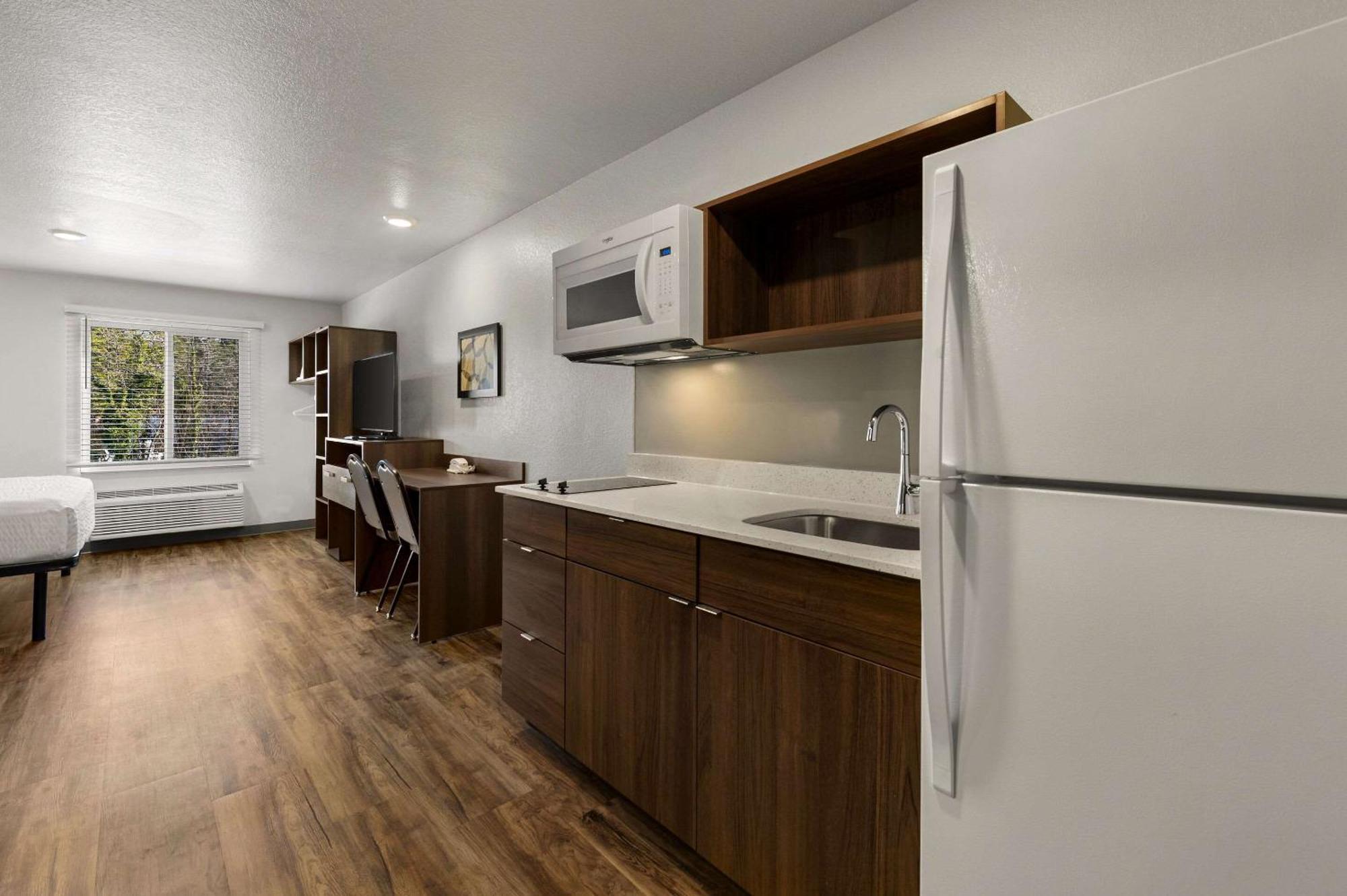 Woodspring Suites Yorktown Newport News Exteriör bild