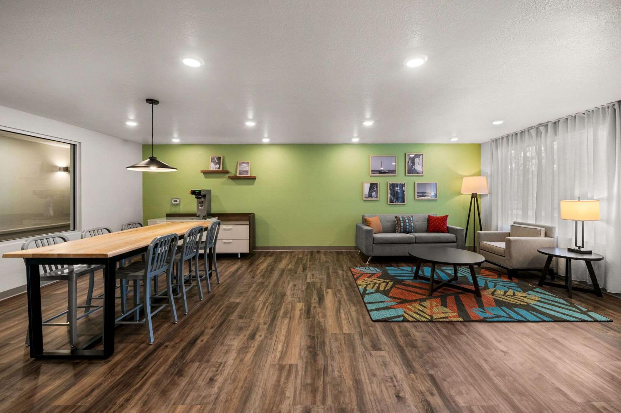Woodspring Suites Yorktown Newport News Exteriör bild